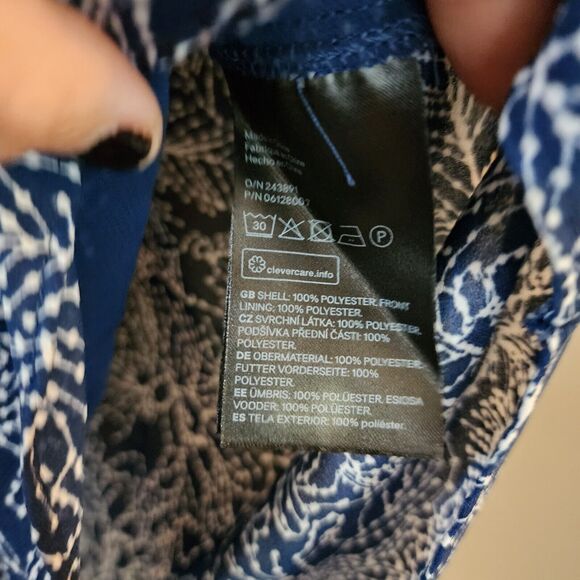 H&M Womens Pullover Blouse Size 2 Blue Chiffon Flutter Sleeve V-Neck Tunic Top - Picture 9 of 9